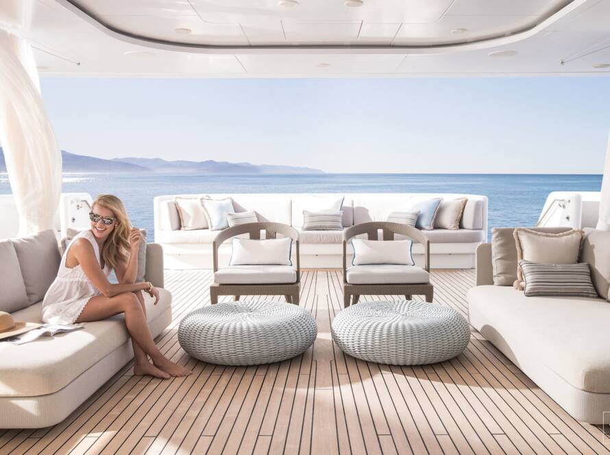 Rent A Yacht in Greece luCoveYachting Services