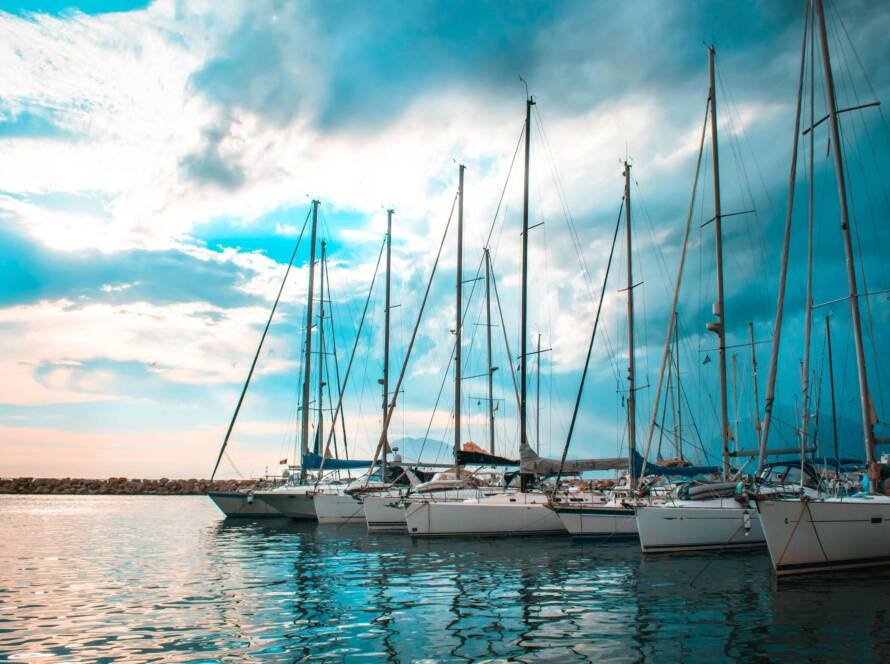 Why Charter a yacht in Greece